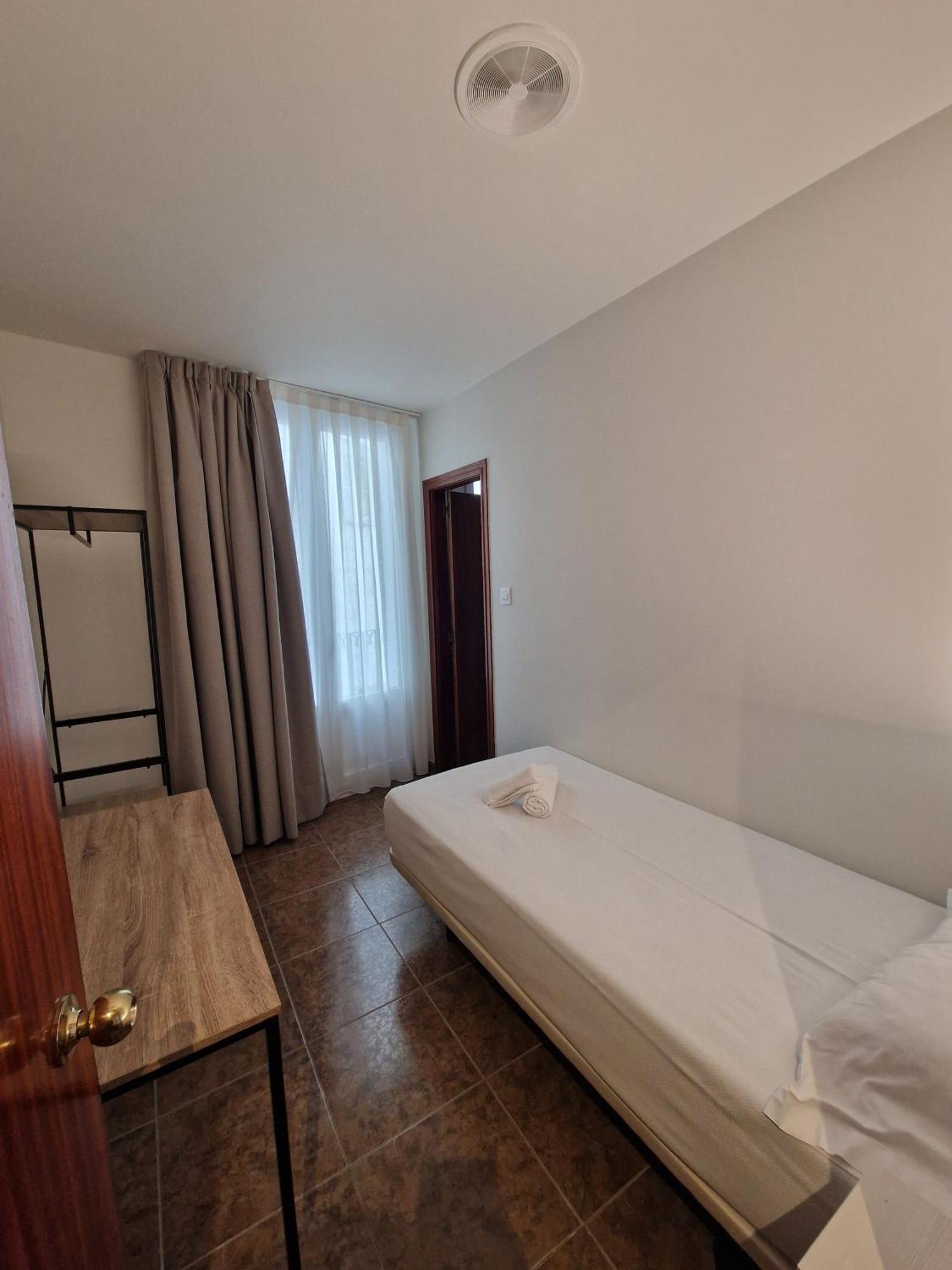 Hostal Rugaca 우에스카 외부 사진