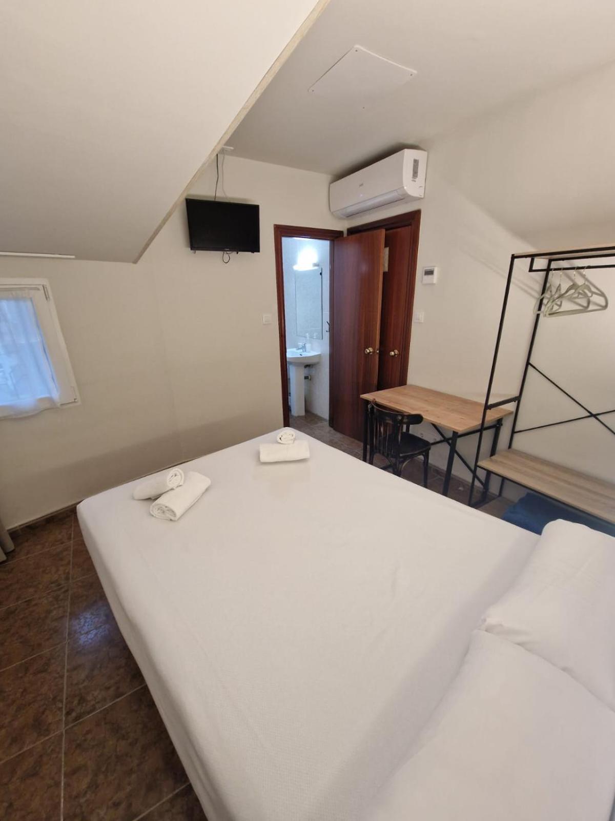 Hostal Rugaca 우에스카 외부 사진