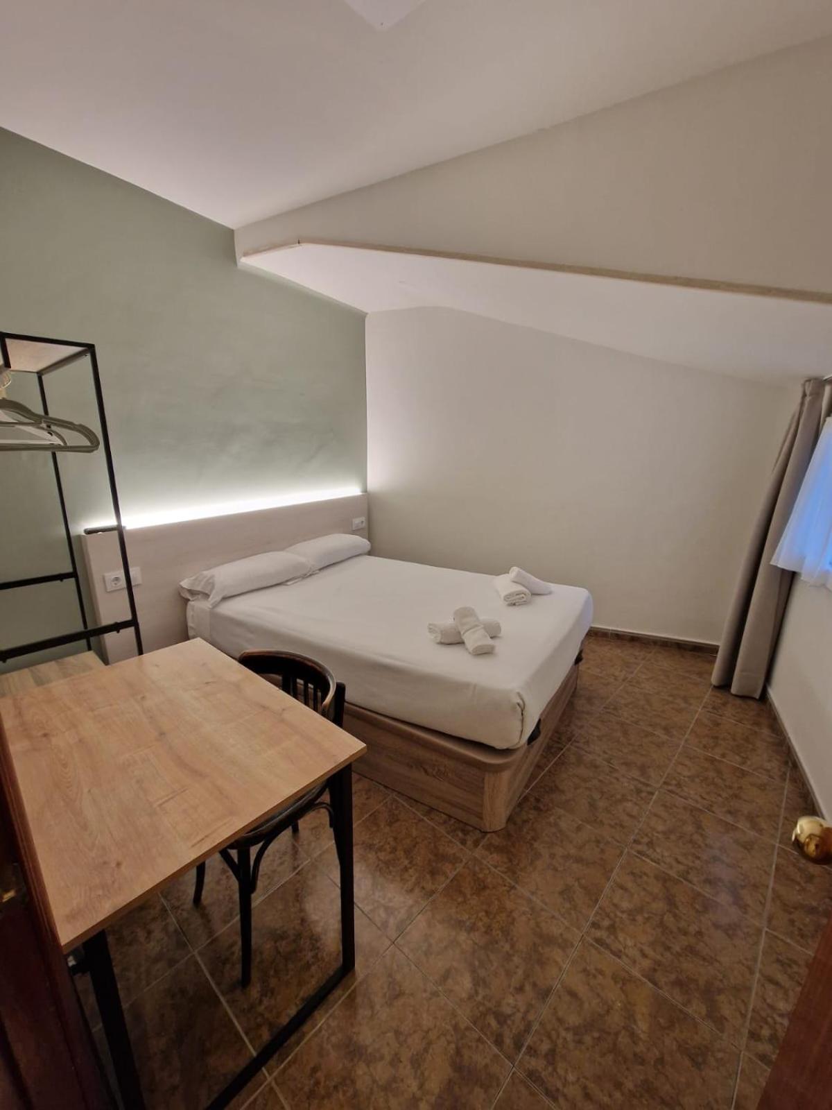 Hostal Rugaca 우에스카 외부 사진